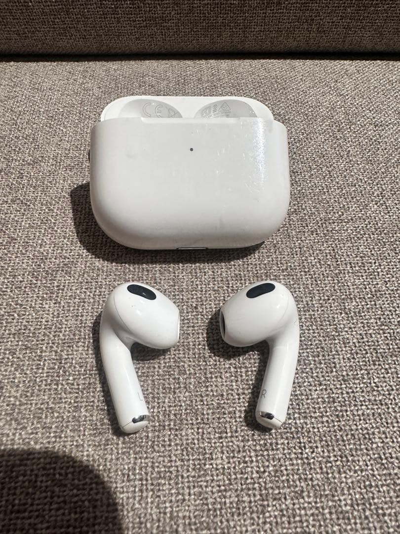 AirPods3充電ケース付き・両耳・箱あり・動作確認済み・充電コードのみ未使用