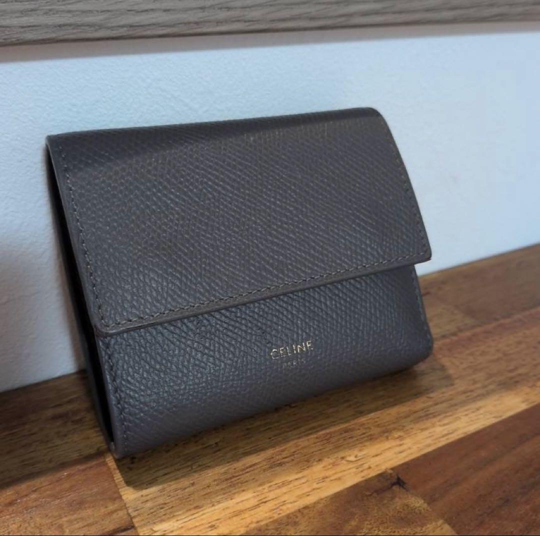 CELINE グレー 三つ折り財布 F4D-2200