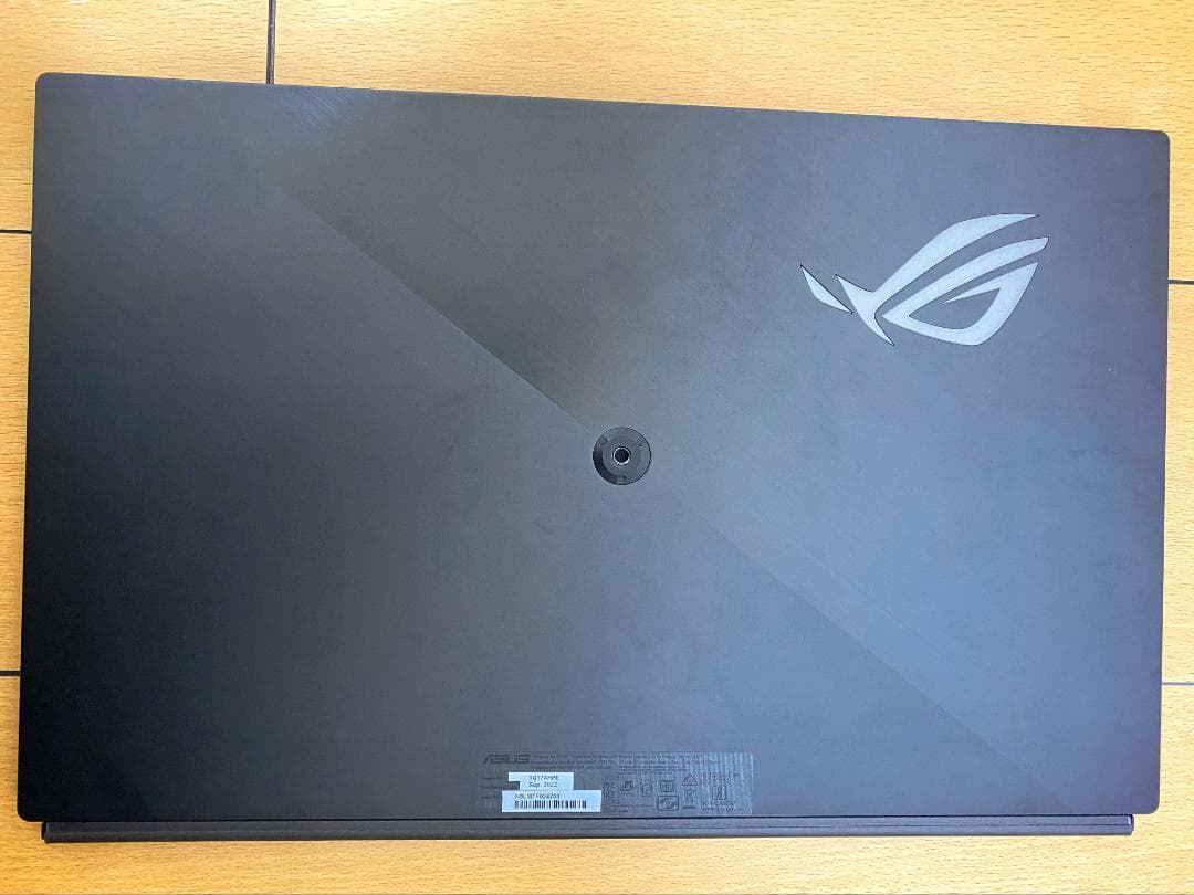 ROG STRIX XG17 ポータブルゲーミングモニター