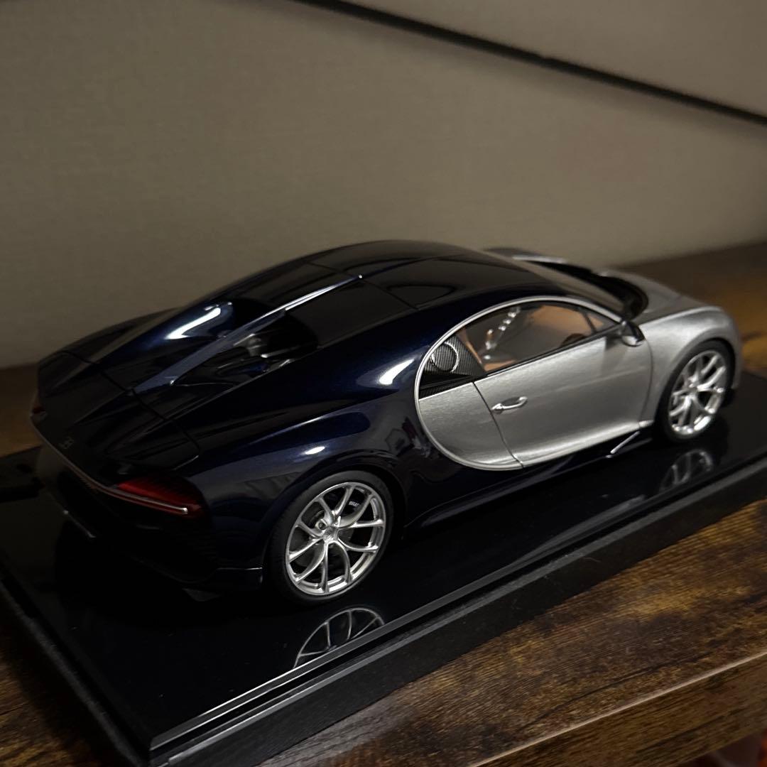 ミニカー autoart 1/18 Bugatti Chiron