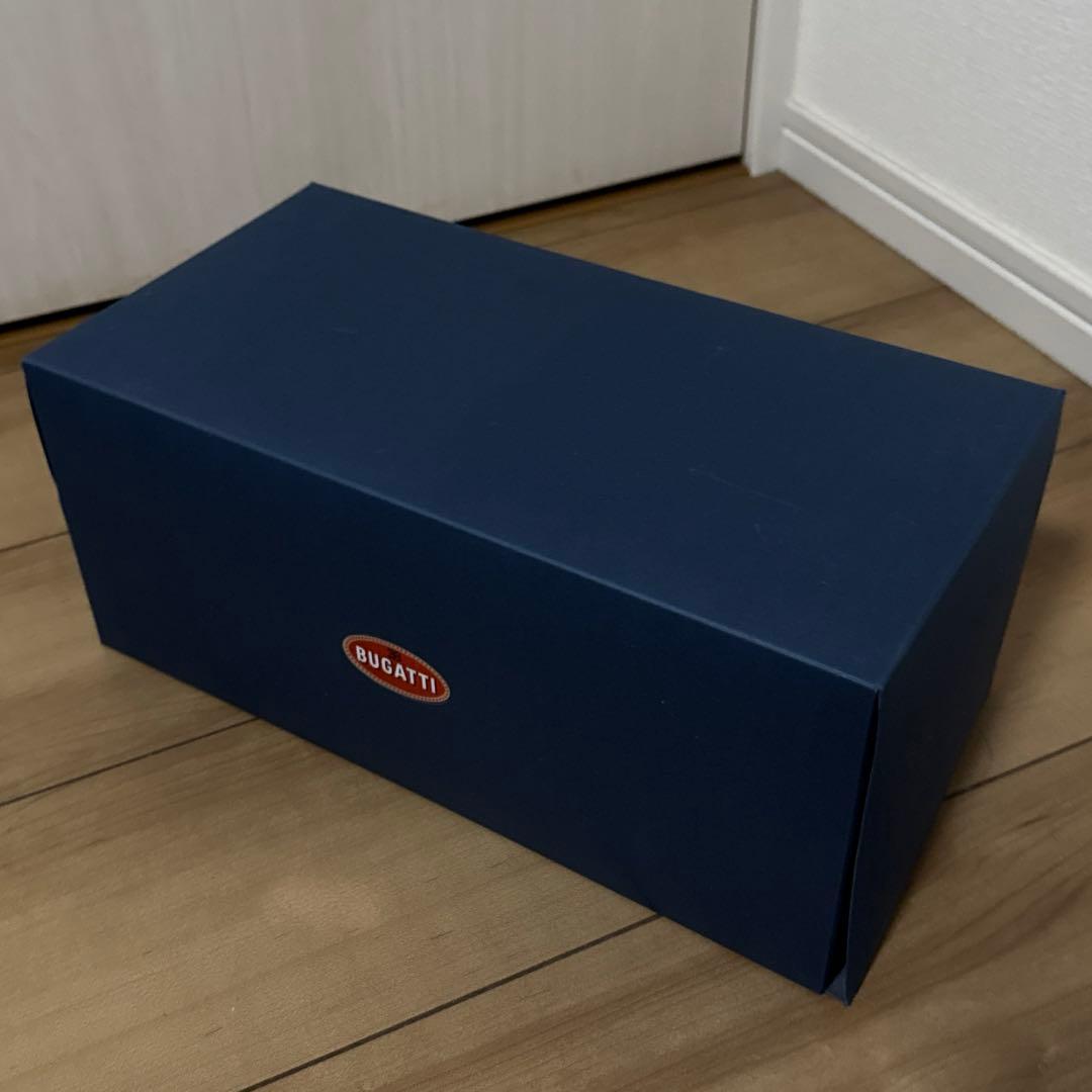 ミニカー autoart 1/18 Bugatti Chiron