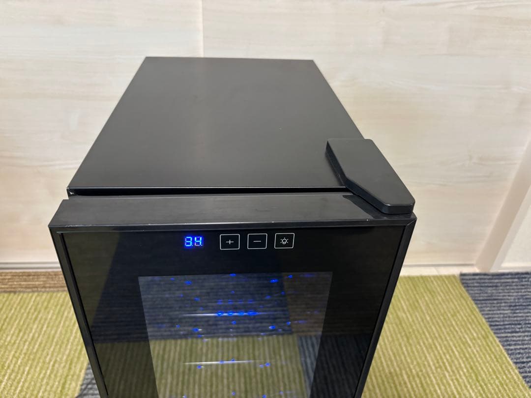 美品　送料無料！Lefier 電子式 ワインセラー LW-S12 40L 家庭用