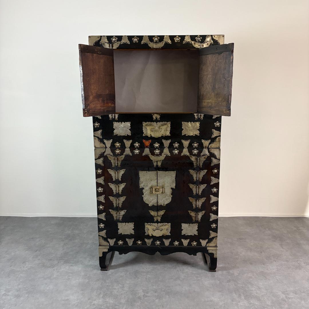 収納棚｜李朝 キャビネット