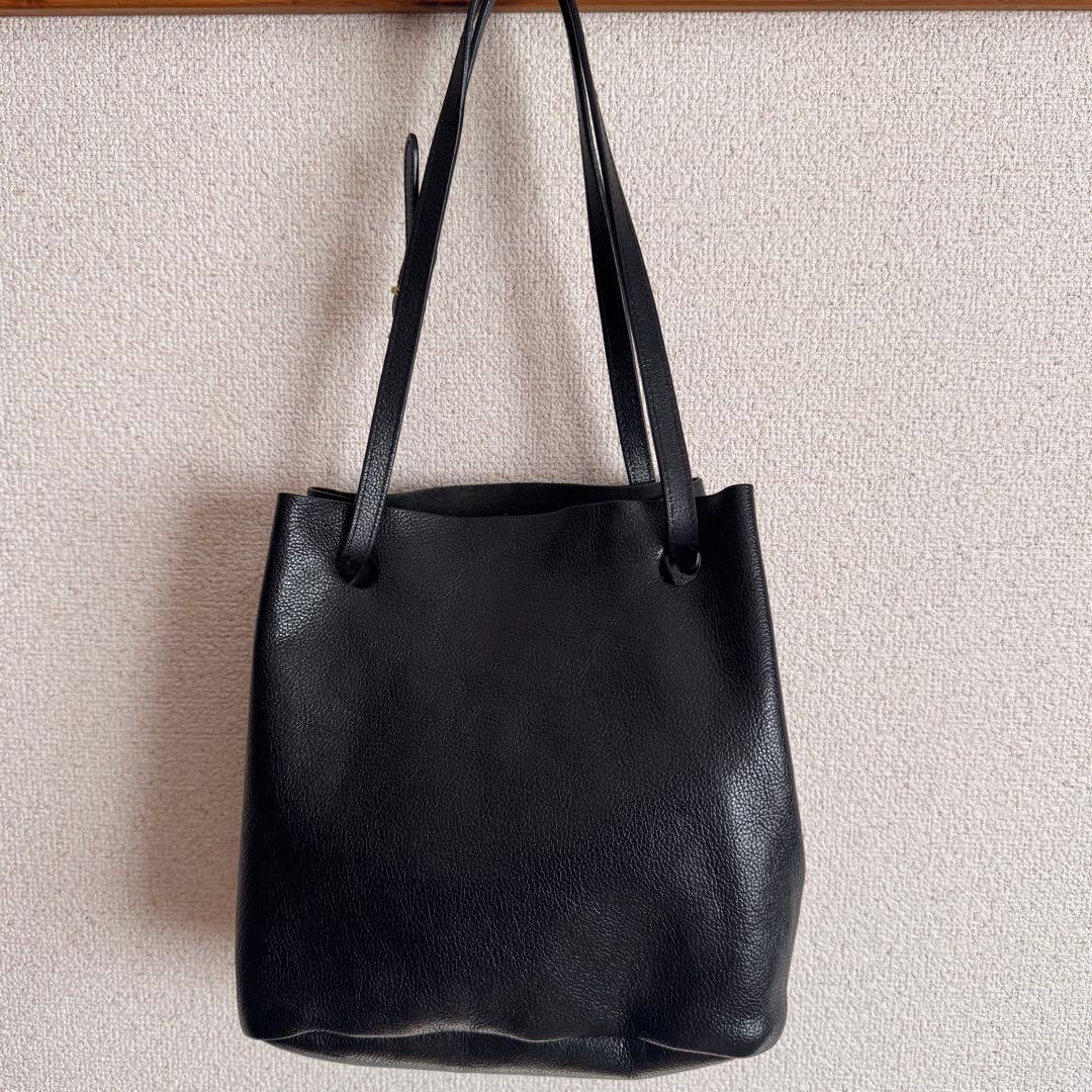 IL BISONTE レザー ショルダーバッグ ブラック　シボ革