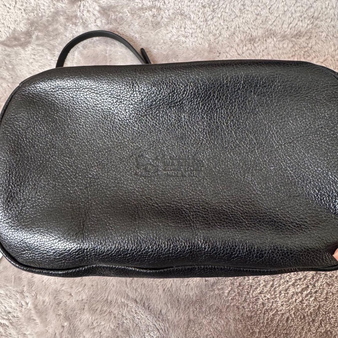 IL BISONTE レザー ショルダーバッグ ブラック　シボ革