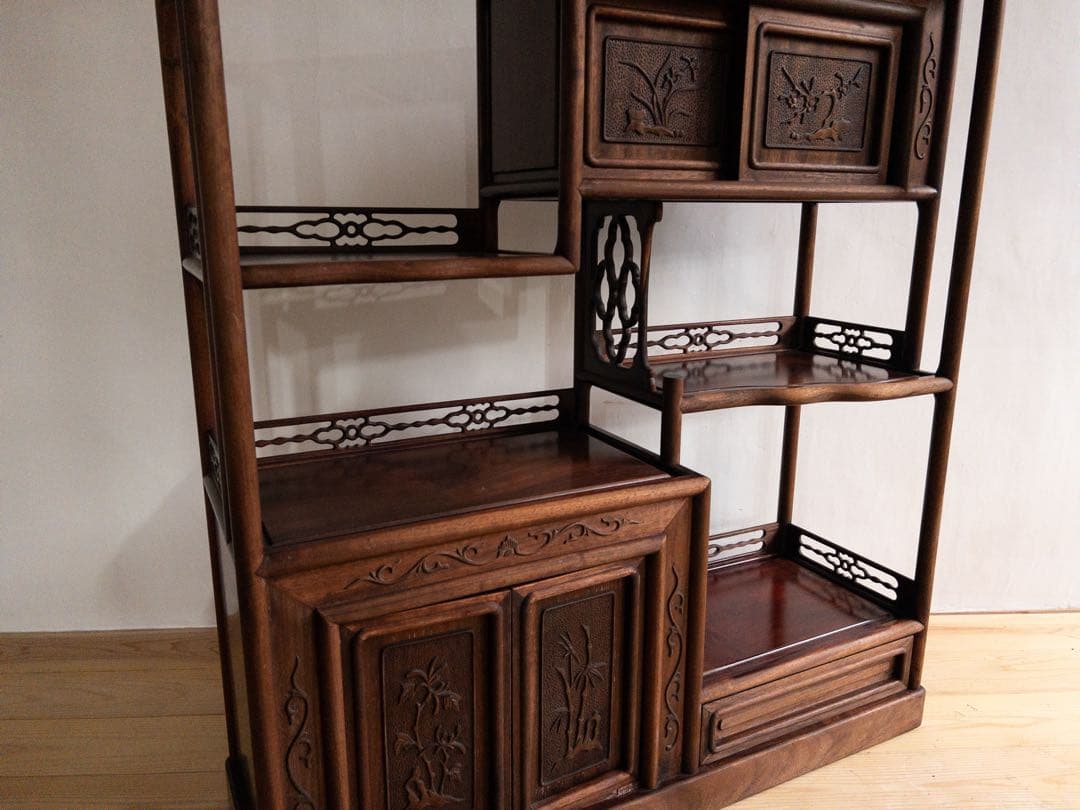 茶箪笥　天然木　茶棚 和風　和室家具　唐草透彫 高級家具　透かし彫り