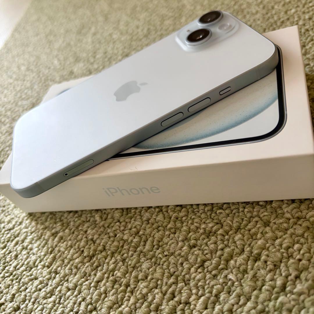 iPhone15 本体　256GB ブルー