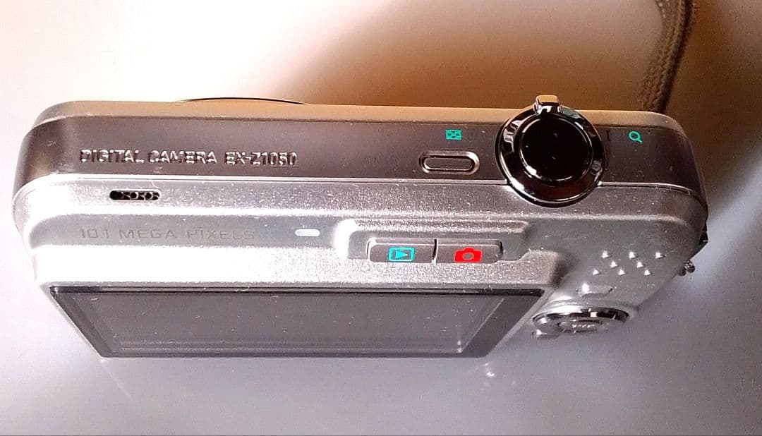 CASIO EXILIM EX-Z1050 10.1MP 中古品