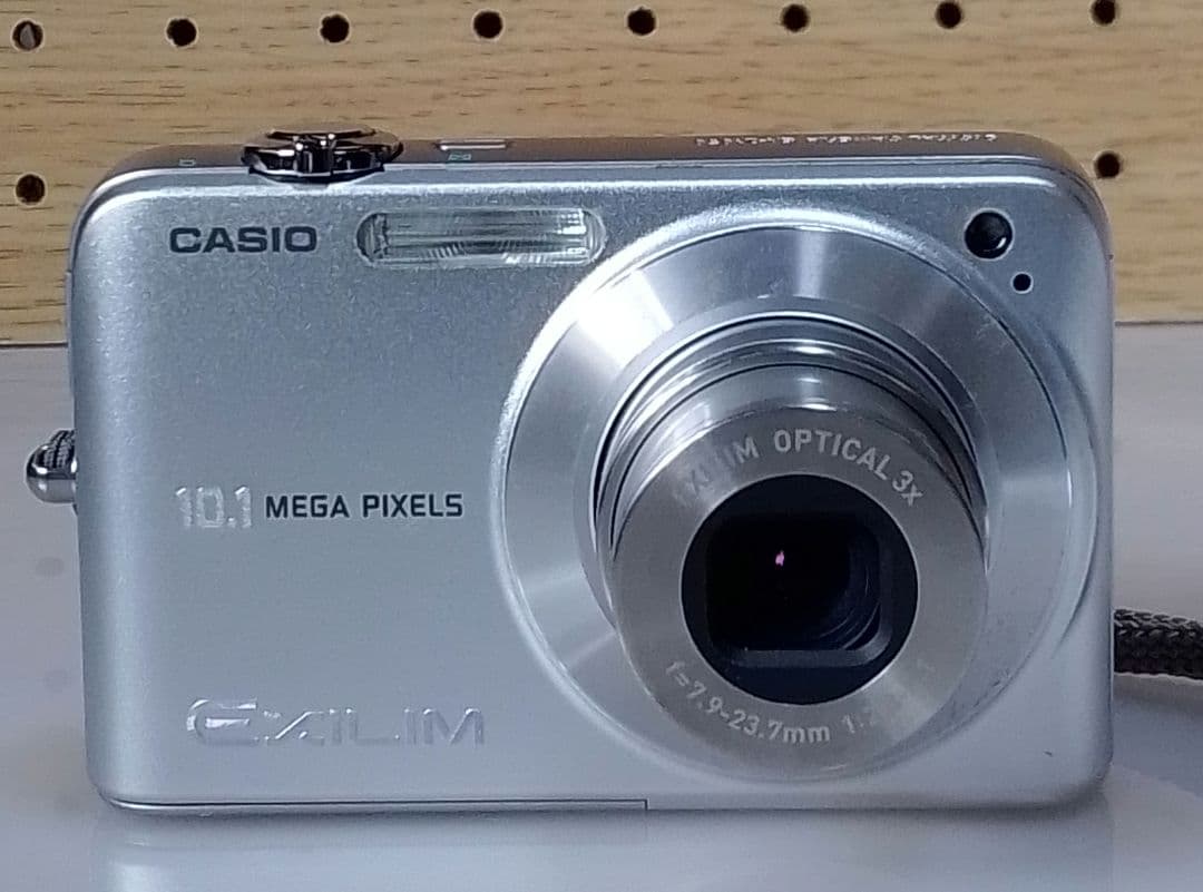 CASIO EXILIM EX-Z1050 10.1MP 中古品