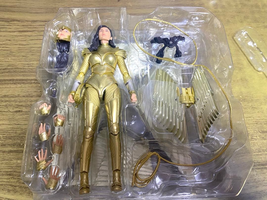 S.H.フィギュアーツ ワンダーウーマン ゴールドアーマー WW84