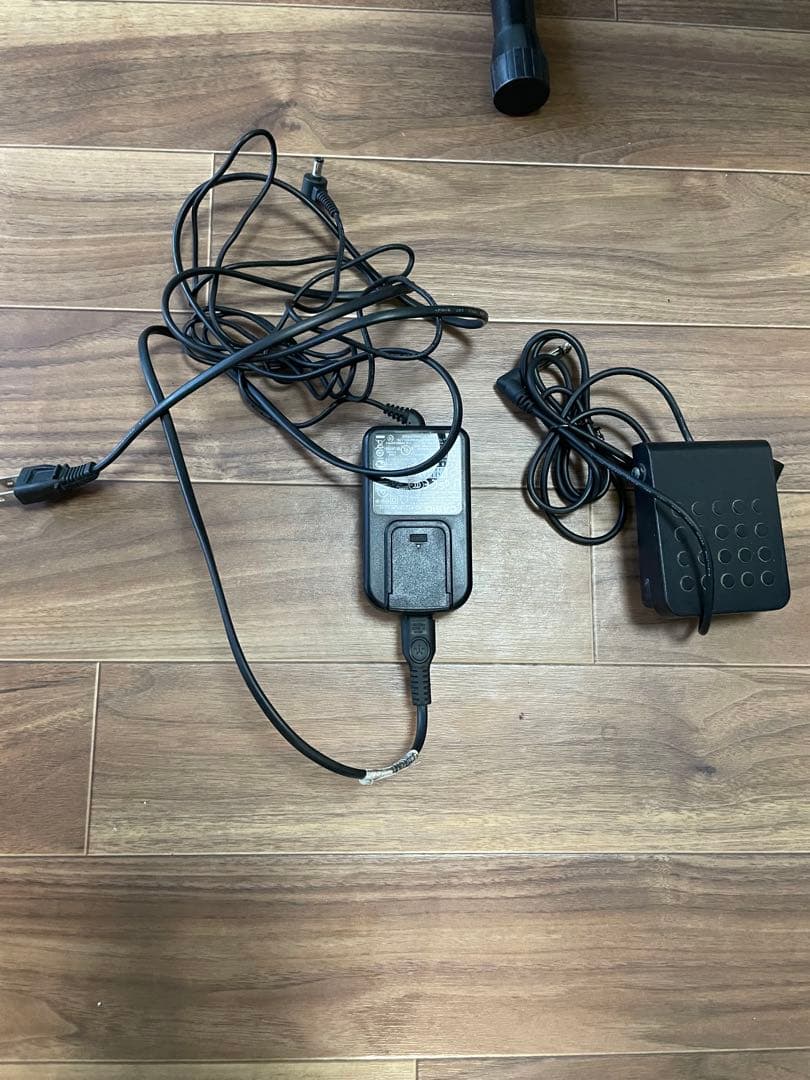 え*s様 CASIO Privia px--130 88鍵盤 電子ピアノ ホワイ