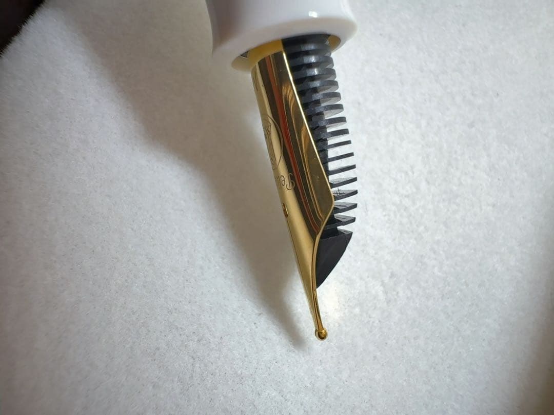 【新品】ペリカン classic200（2023年限定)パステルブルー M