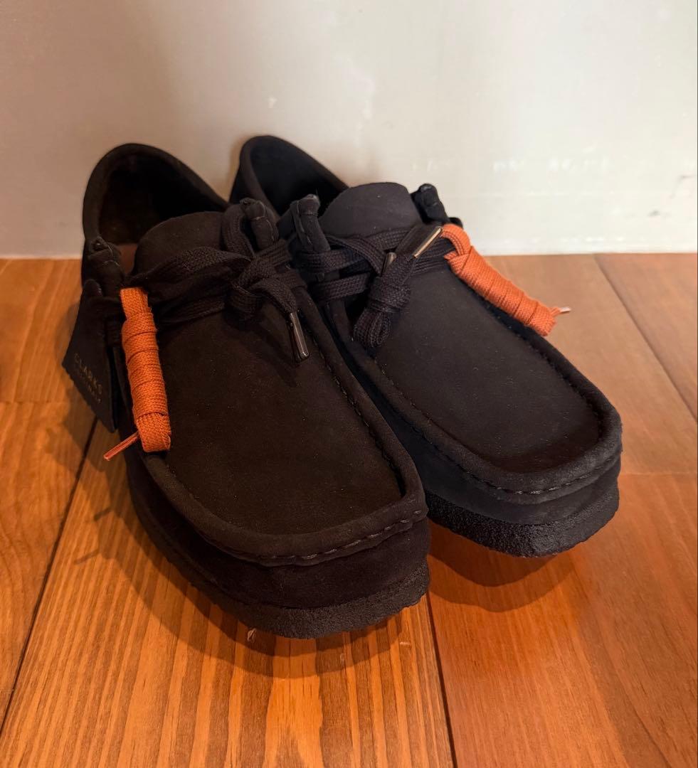 正規店購入新品未使用CLARKSワラビーブラック UK8.5 26.5クラークス