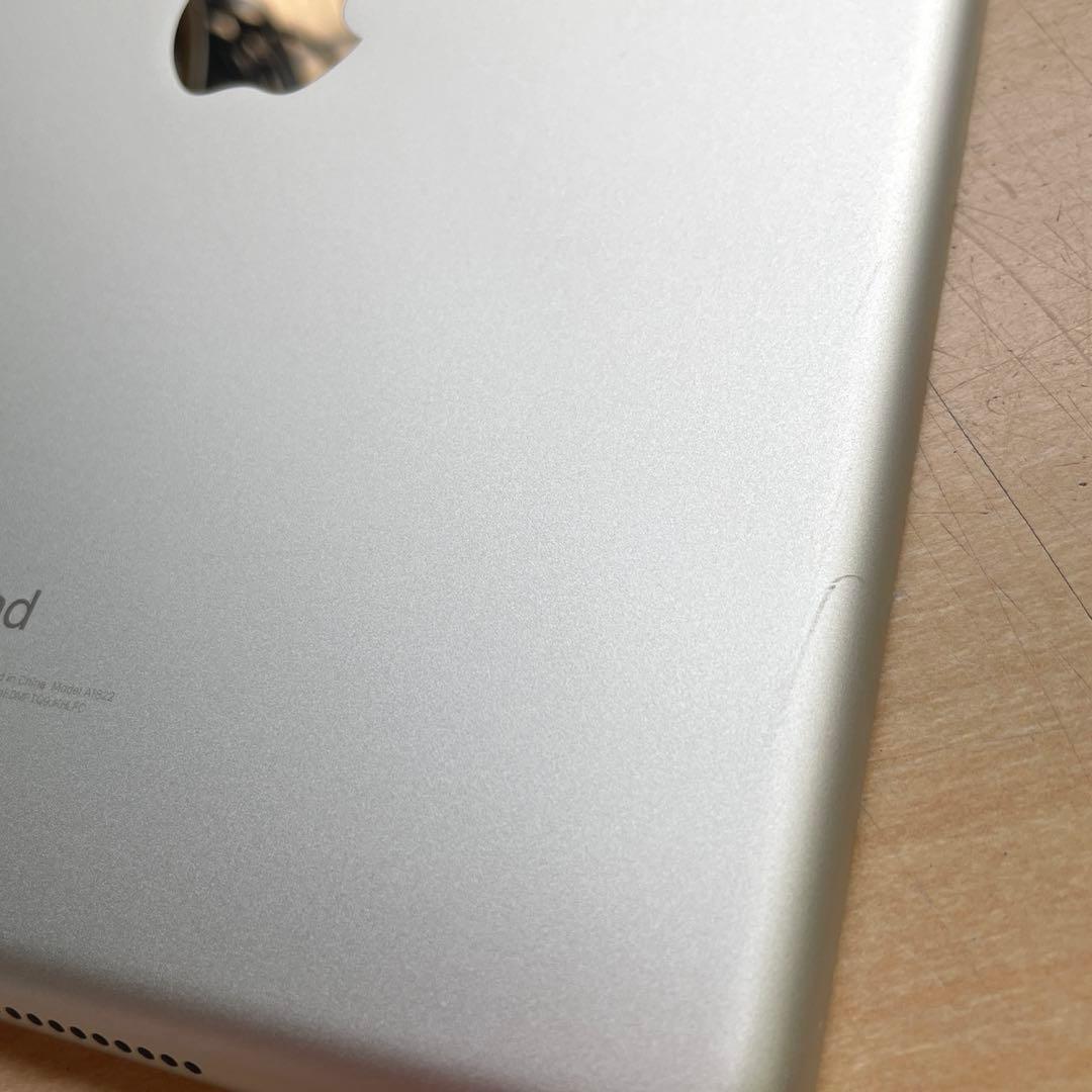 iPad 第5世代　A1822　Wi-Fiモデル　シルバー　32GB 超美品#2
