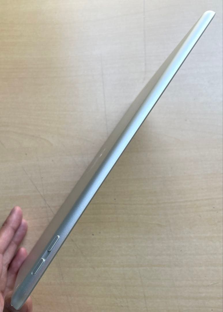 iPad 第5世代　A1822　Wi-Fiモデル　シルバー　32GB 超美品#2