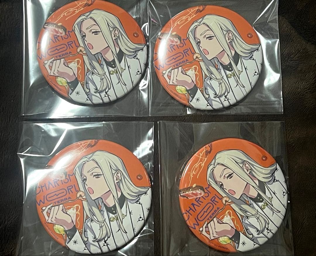 カリスマ 缶バッジ カリスマワールド テラ 4枚セット