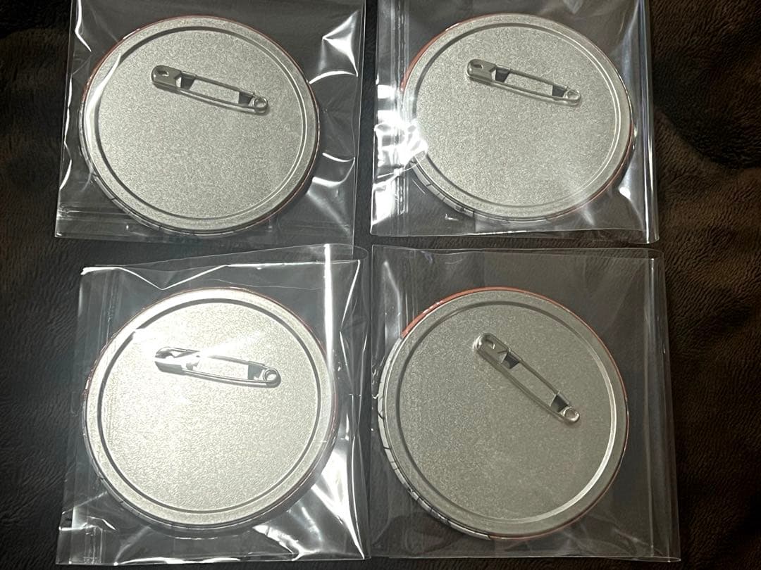 カリスマ 缶バッジ カリスマワールド テラ 4枚セット