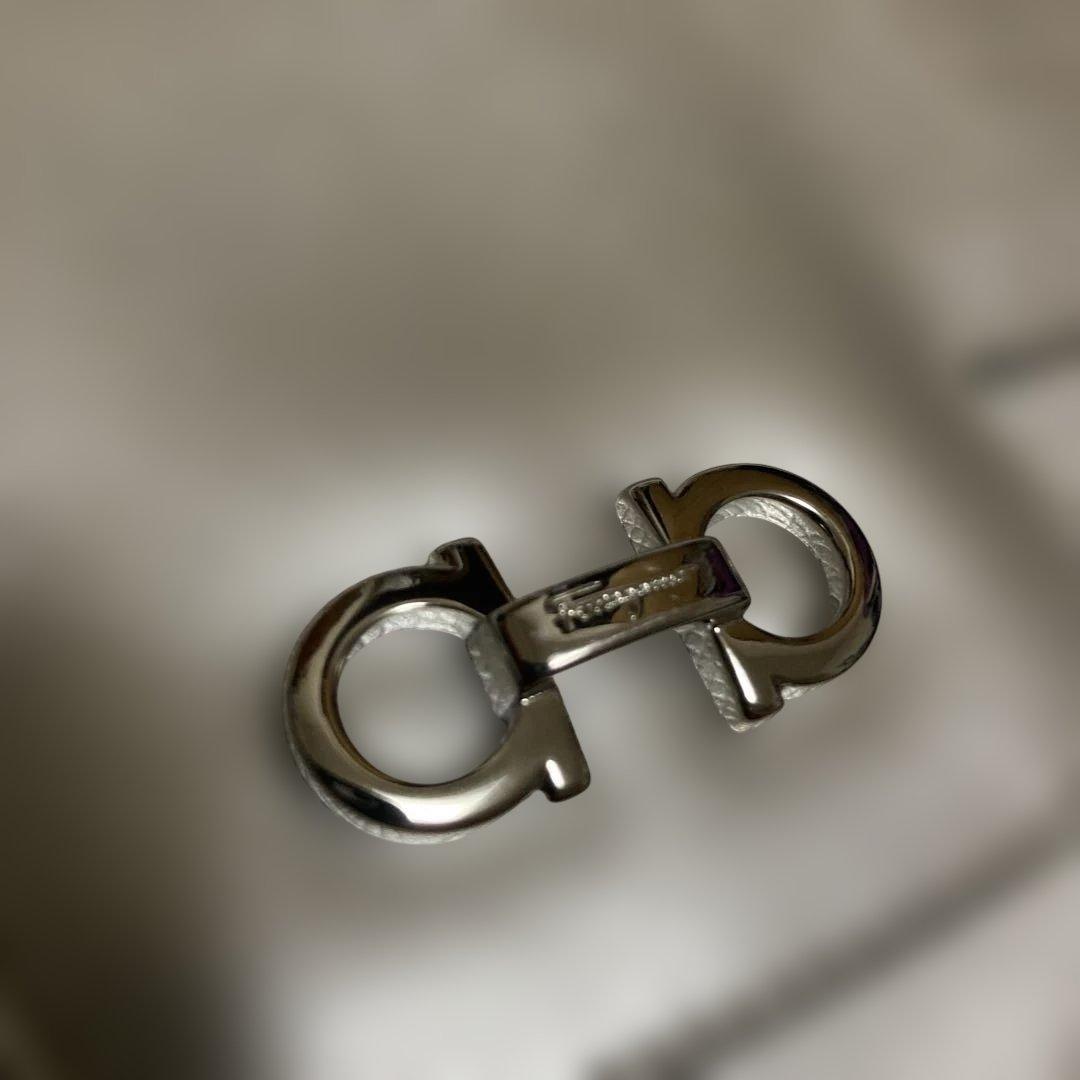 未使用 フェラガモ シルバー チェーン ショルダーバッグ 銀 イタリア製 布袋