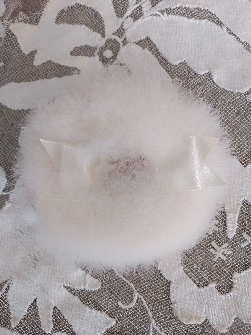 レア★CHANELシャネル★ファー＆リボン&パールココマークブローチ白ホワイト