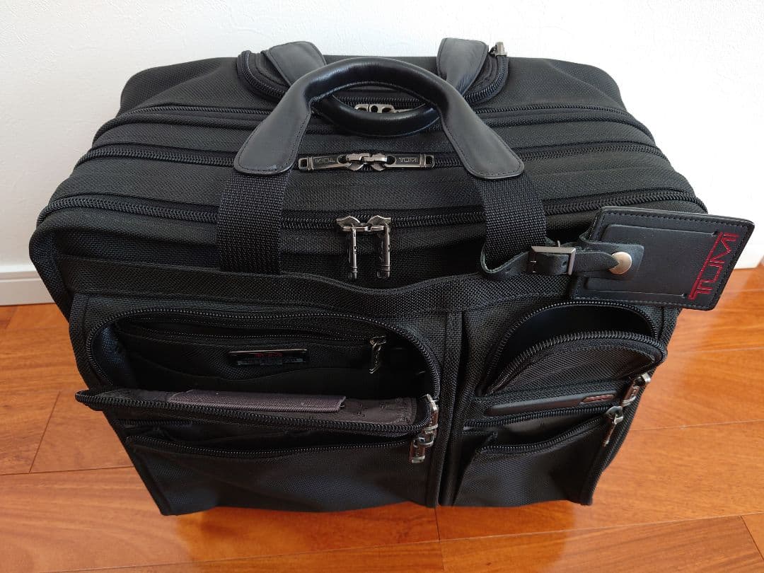 TUMI ブラック キャリーバッグ