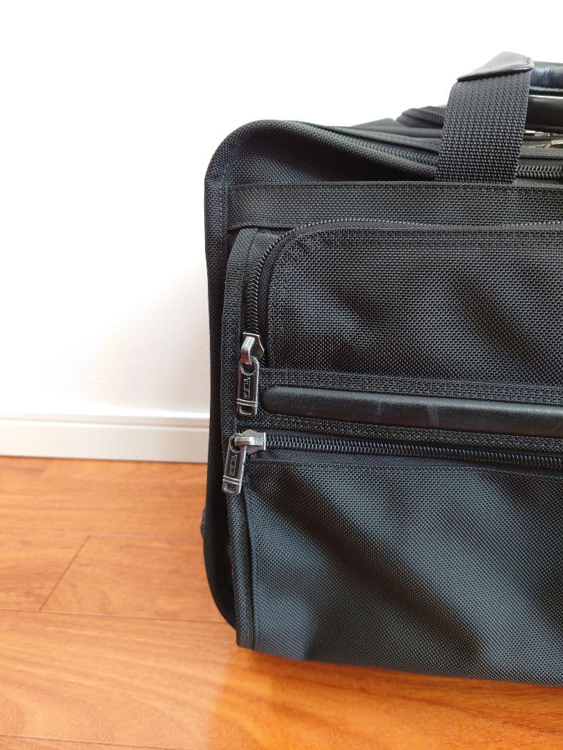 TUMI ブラック キャリーバッグ