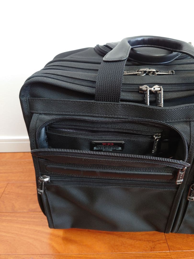 TUMI ブラック キャリーバッグ