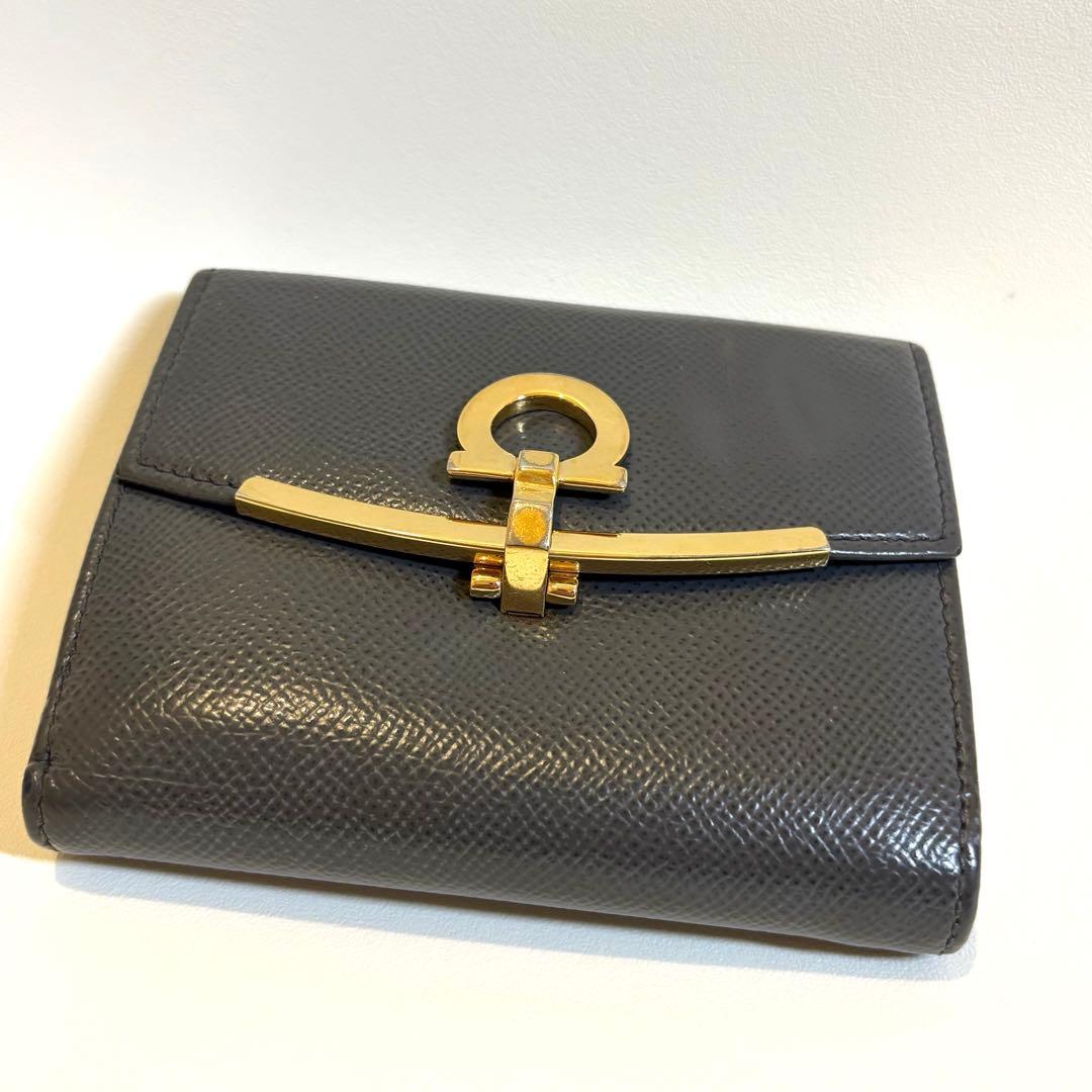 【最終値下げ】FERRAGAMO フェラガモガンチーニ 財布　正規品 付属品完備