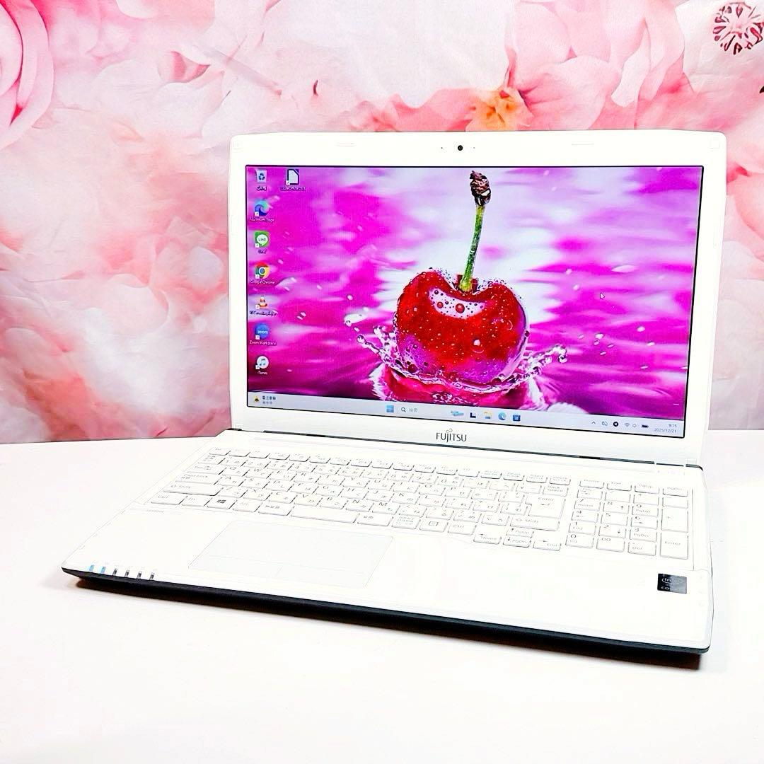 新品爆速SSD✨windows11✨カメラ✨ノートパソコン✨オフィス✨薄型