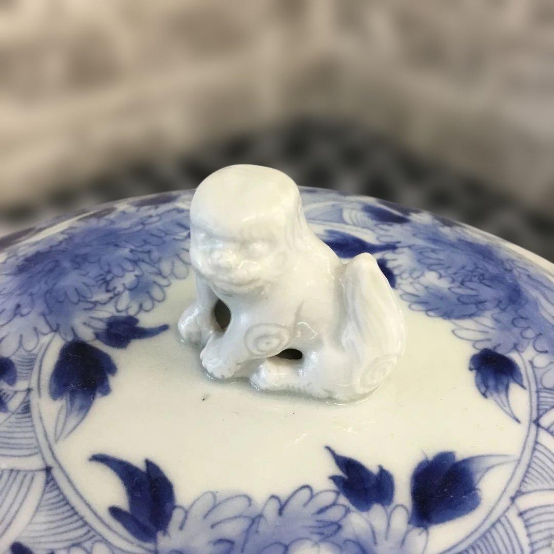 青白磁 獅子取っ手の陶器の器