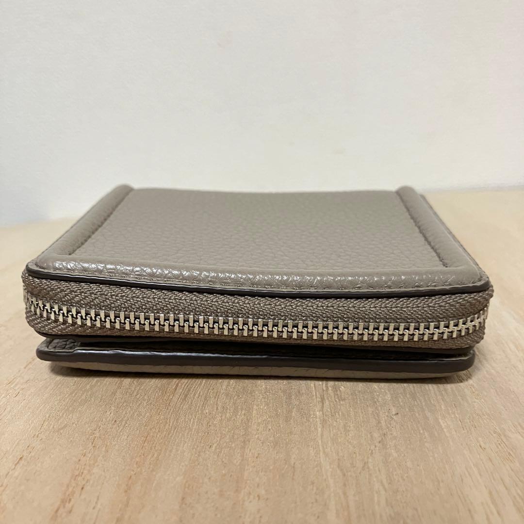 未使用✨ トリーバーチ✨二つ折り財布✨グレージュ✨レザー ✨コンパクト