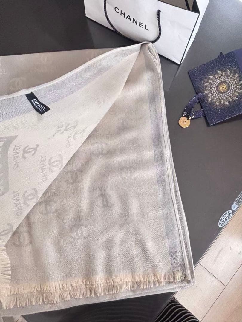 CHANEL ロゴマフラー ノベルティ品