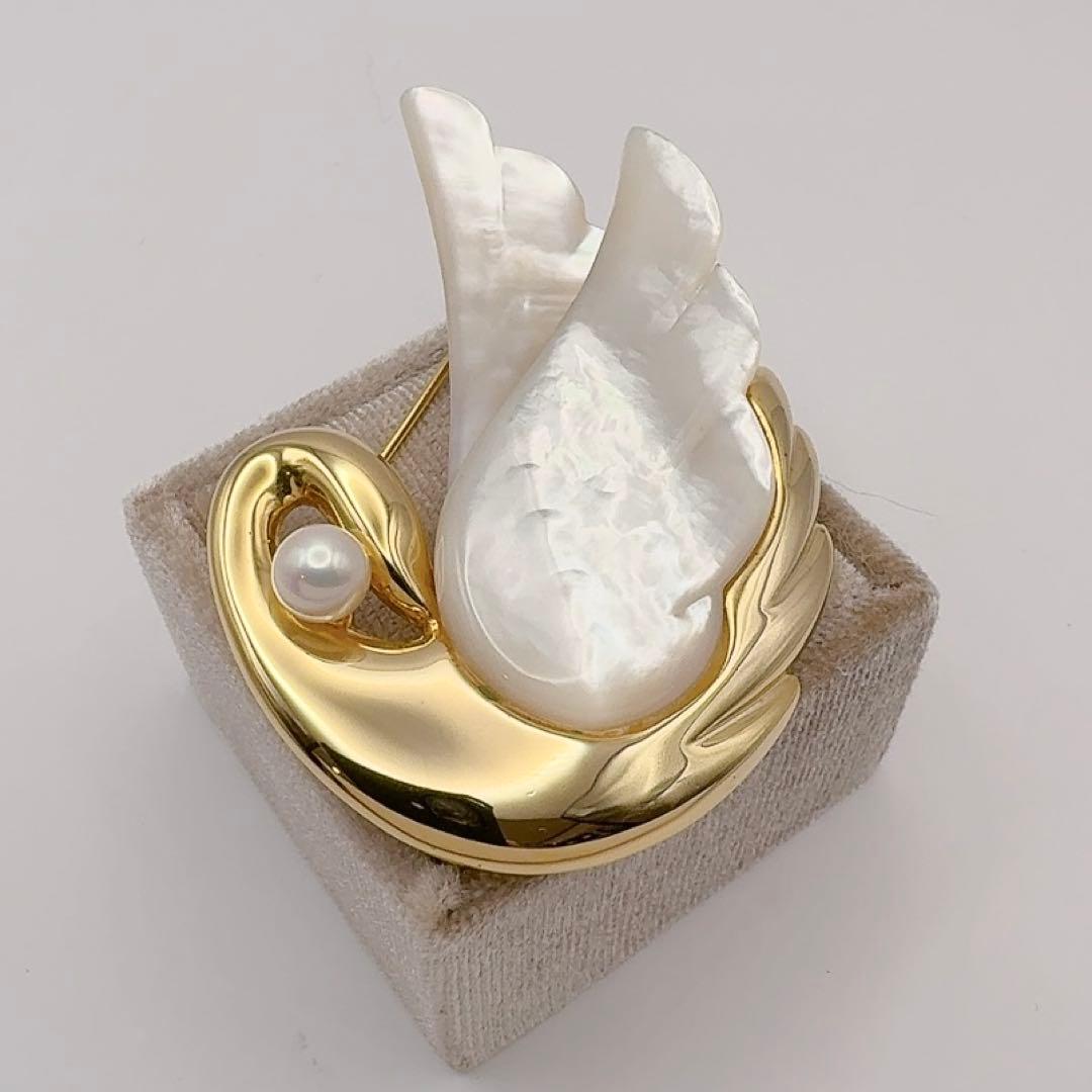⭐️SALE⭐【美品】タサキ　ブローチ　アコヤパール　白蝶貝　白鳥モチーフ
