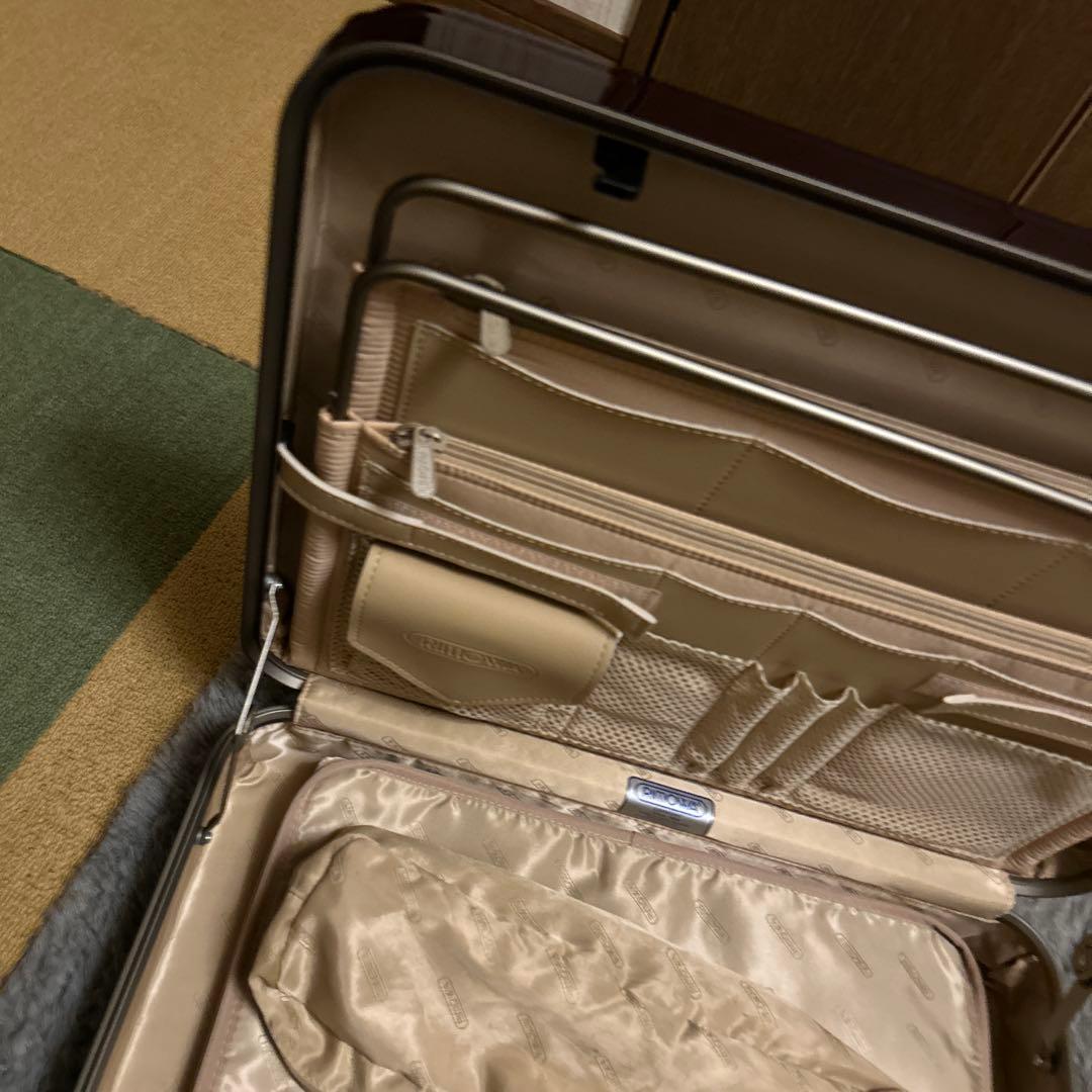 美品　リモワ アタッシュケース ポリカーボネート 18L ビジネス