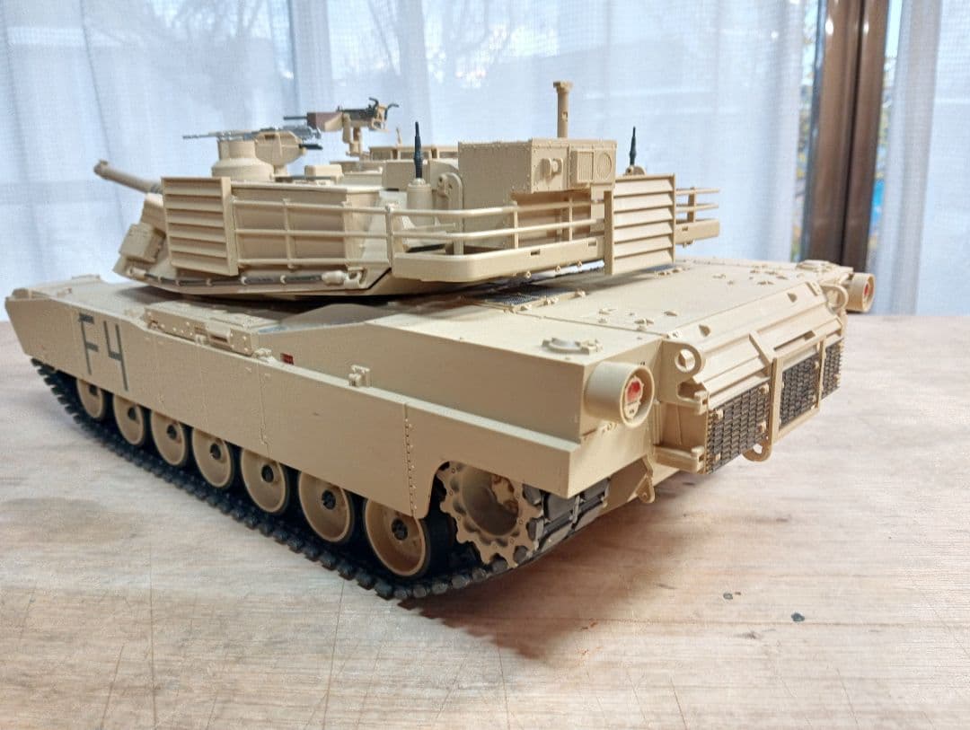 タミヤ 1/16RC M1A2 エイブラムス戦車 フルオペレーション 完成品