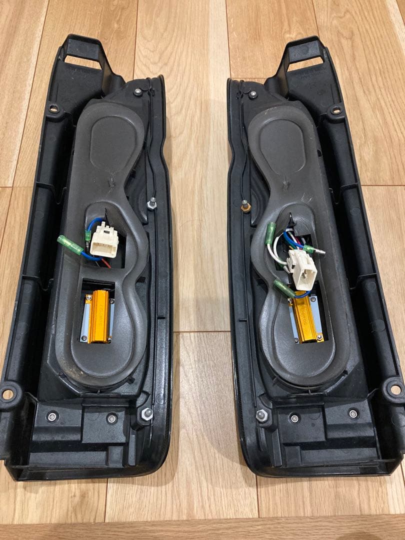 Dazz Followers ダズフェローズ　テールランプ　LED　ハイエース