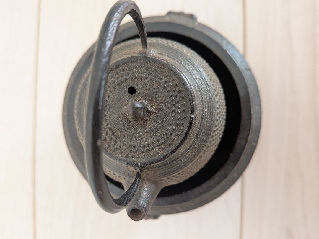 鋳鉄製 茶釜 装飾的デザイン