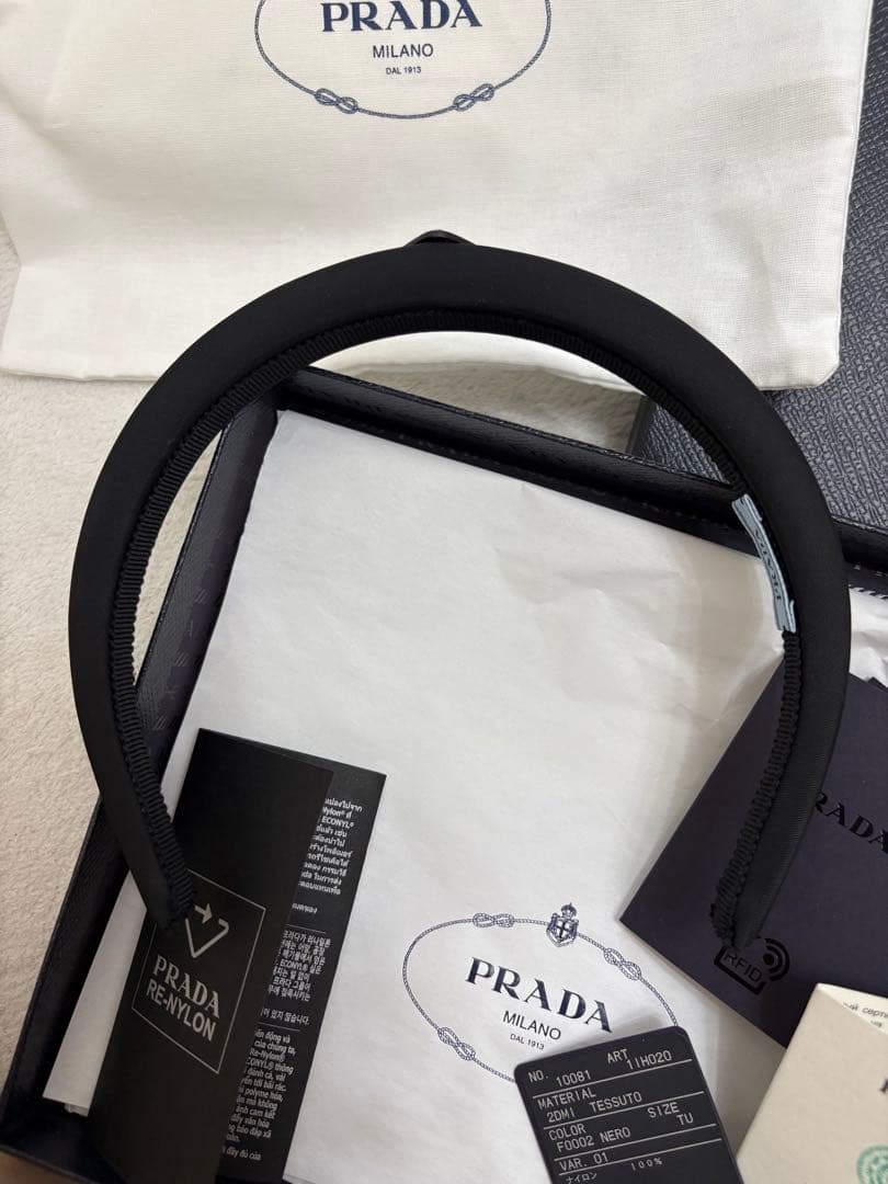 PRADA カチューシャ美品　最終値下げ！