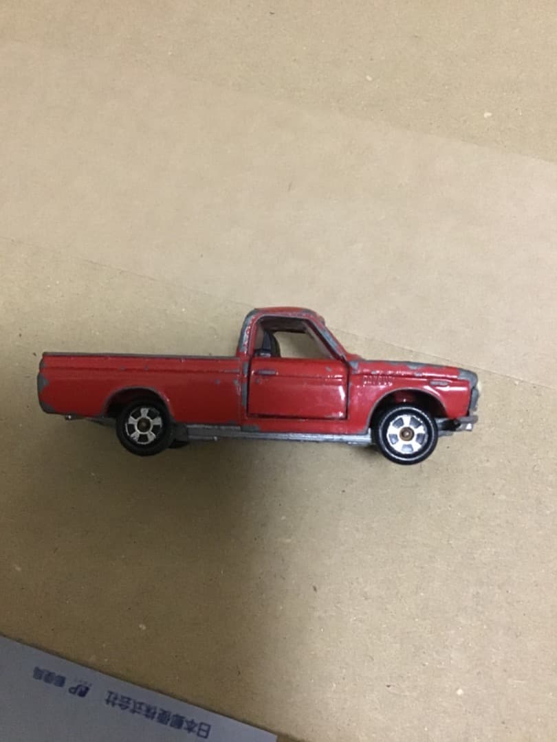 香港トミカ ダットサントラック