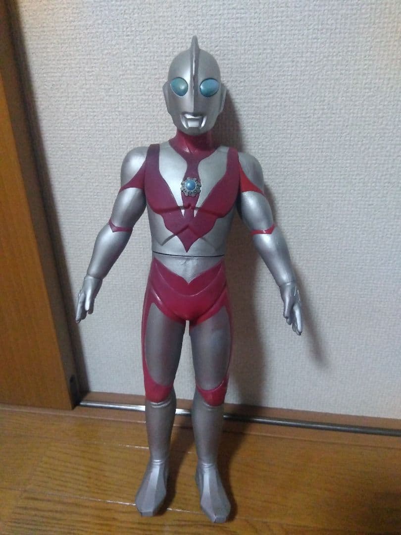 ウルトラマン　パワード　フィギュア　人形
