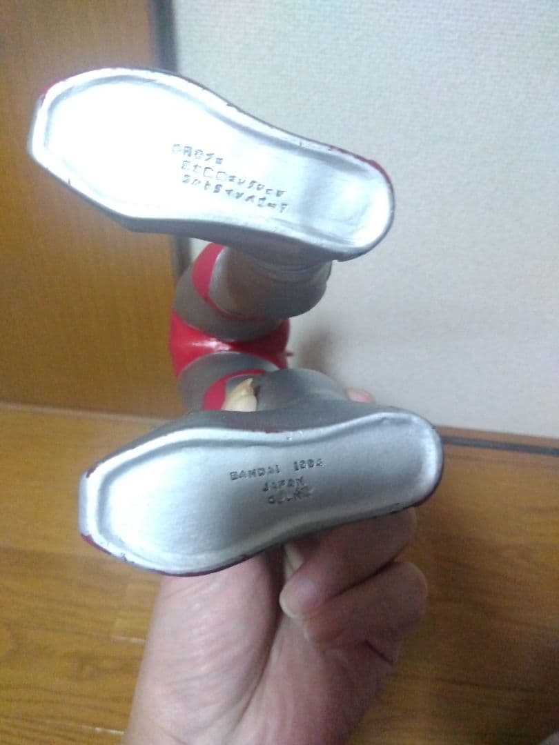 ウルトラマン　パワード　フィギュア　人形