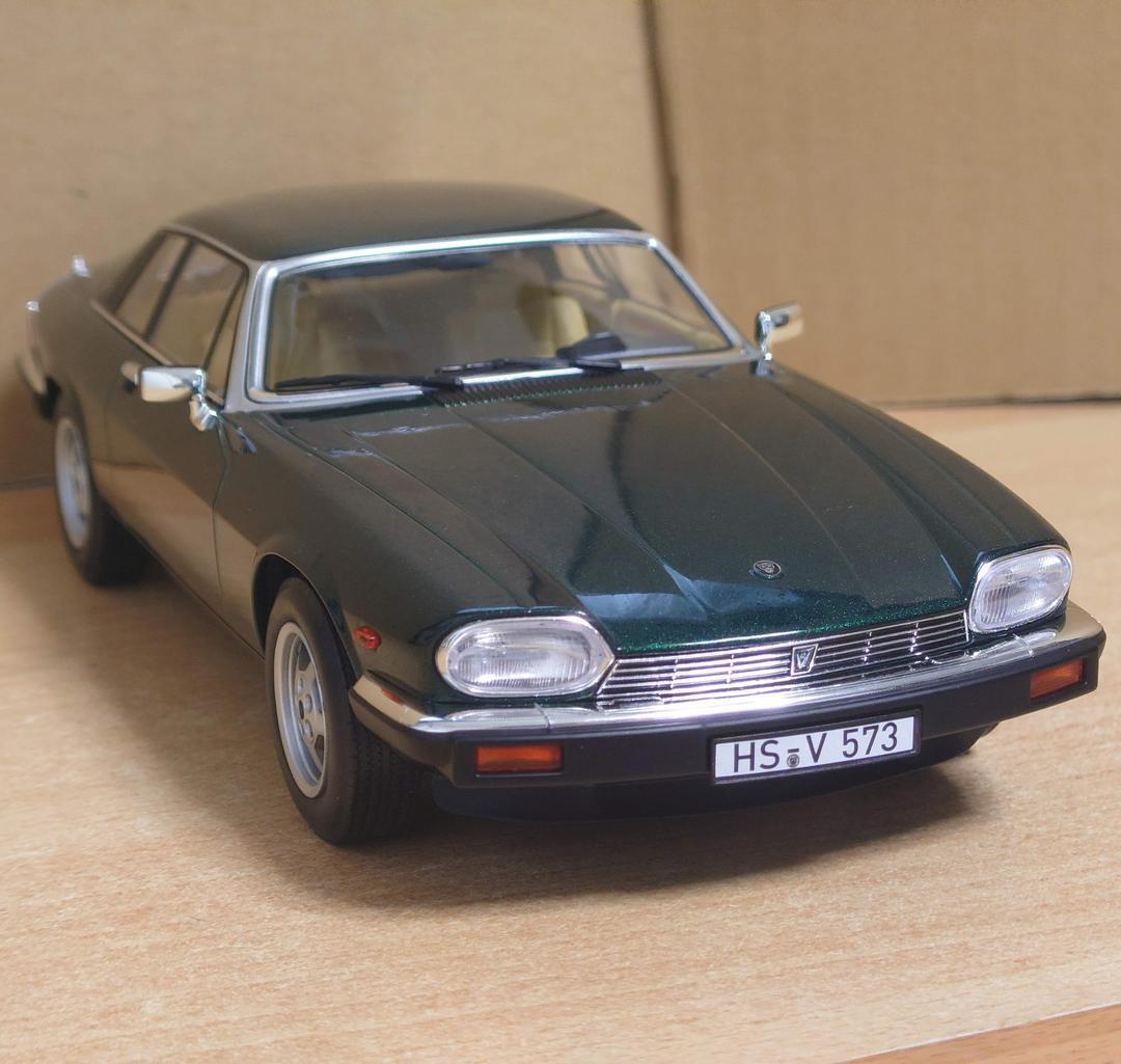 1/18 ジャガーXJ-S 5.3H.E. クーペ 1982 グリーンメタリック