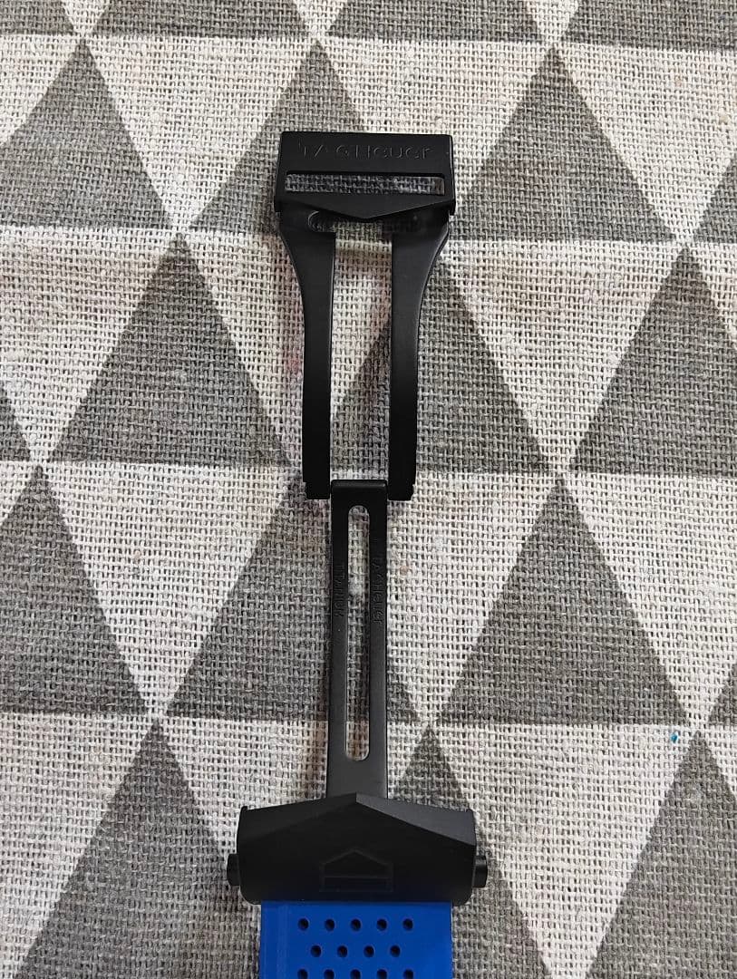 タグホイヤー 腕時計 CAR2A1T.FT6052 自動巻き