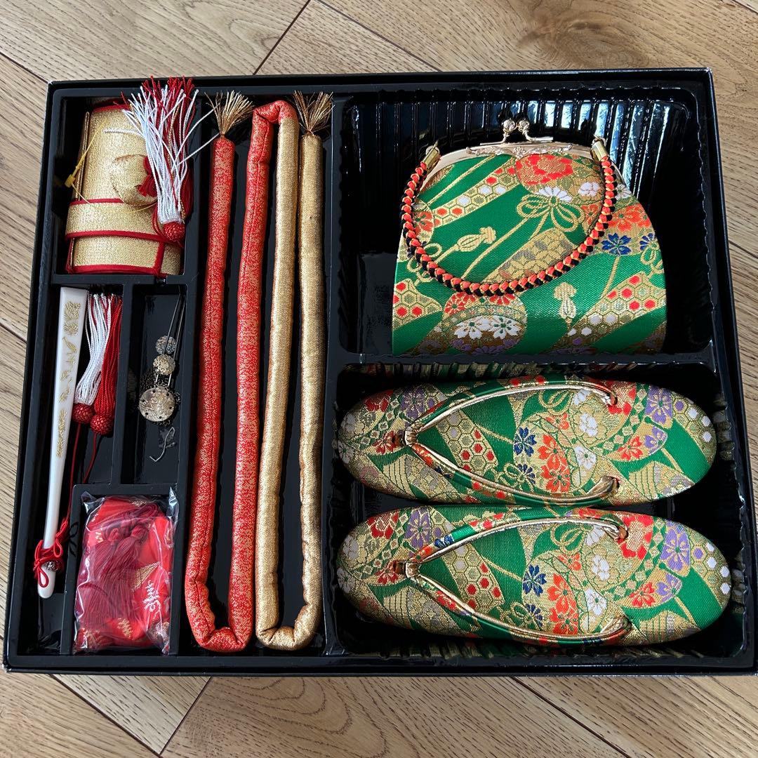 七五三 女の子7歳着物・帯セット　赤　レトロ　アンティーク