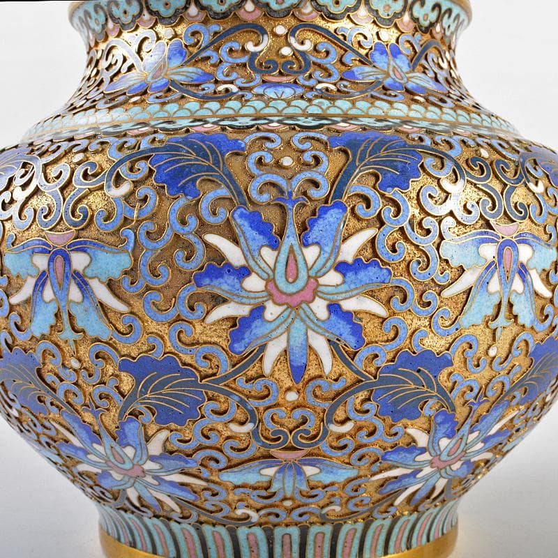 中国　古七宝琺瑯彩　花文　獅子摘蓋物　唐木台付　M　R5652