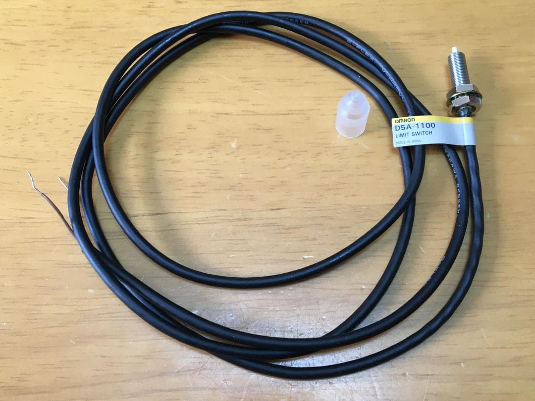 【電子部品】高精度スイッチ　形D5A-1100 OMRON 1個