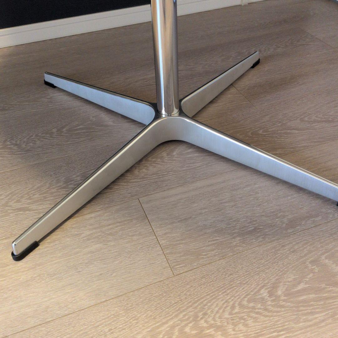 フリッツ・ハンセン 円テーブル A623