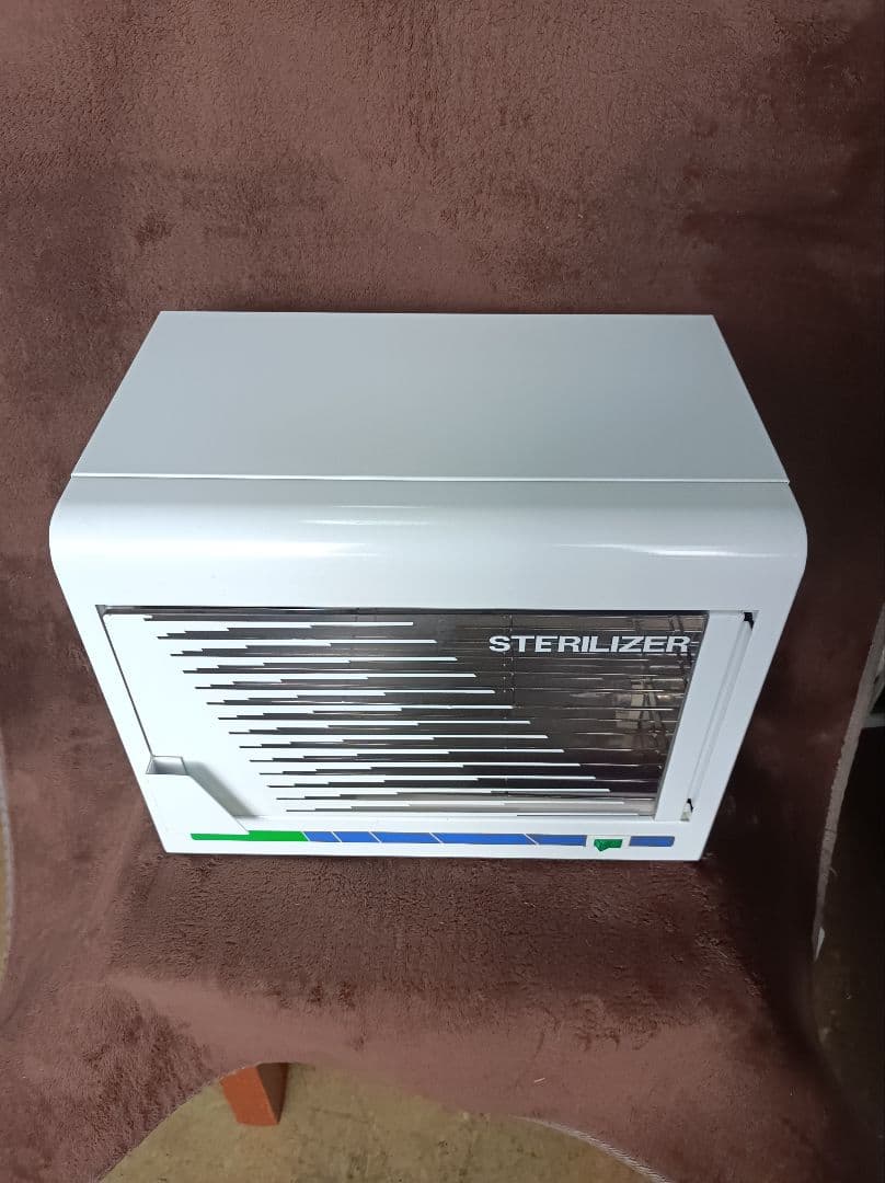 理容機器　　消毒器（２灯仕様）再生品