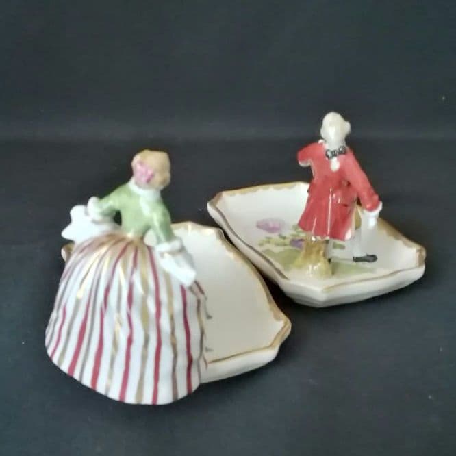 逸品　SPドレスデン①　カールティーメ工房　フィギュリン付き小皿二体　手描き