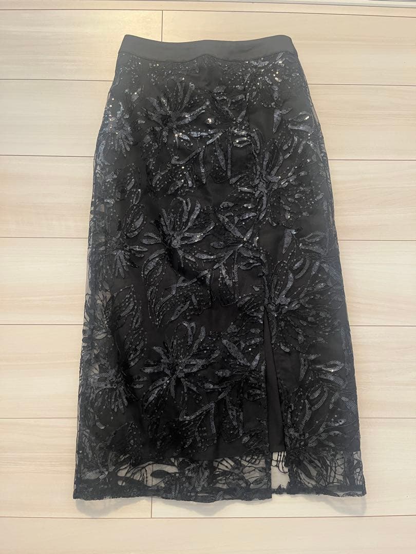 leja ドレス シアーパフスリーブペプラムスパンコール花柄セットアップドレス