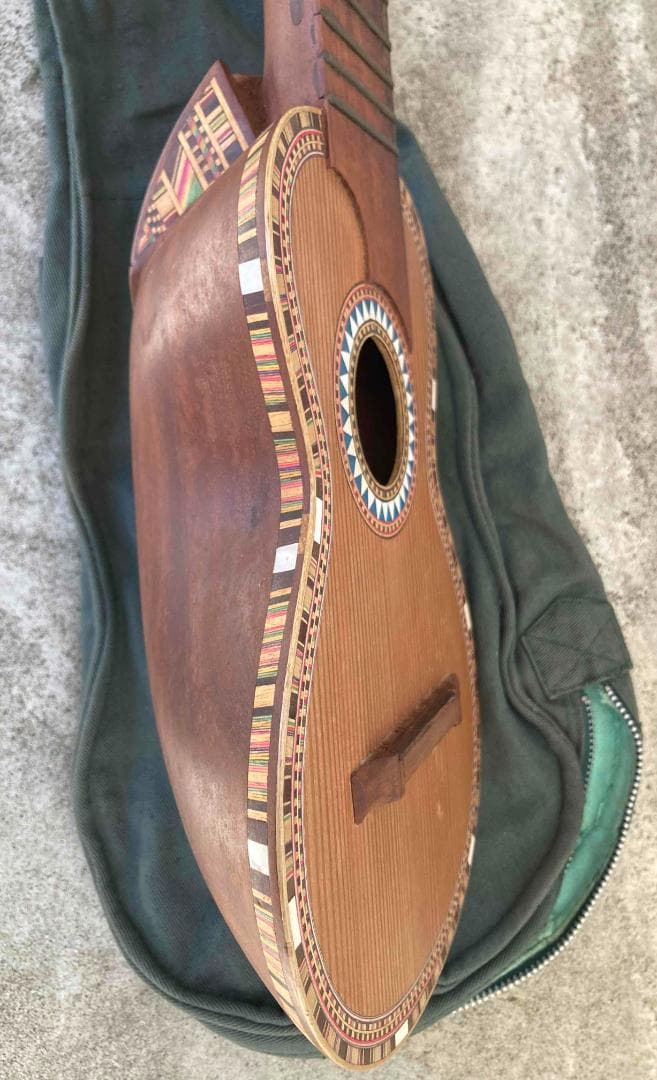 【骨董】チャランゴ